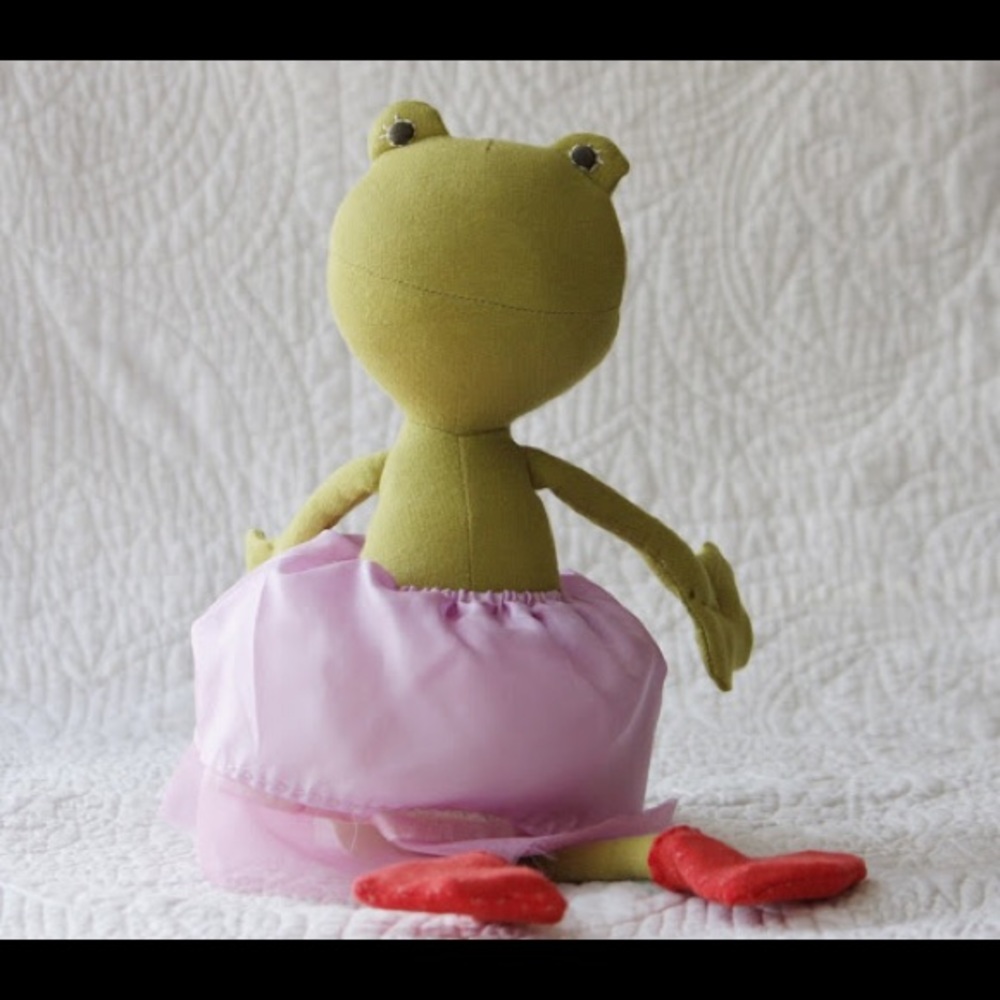 ISO hazel village yellowy green frog